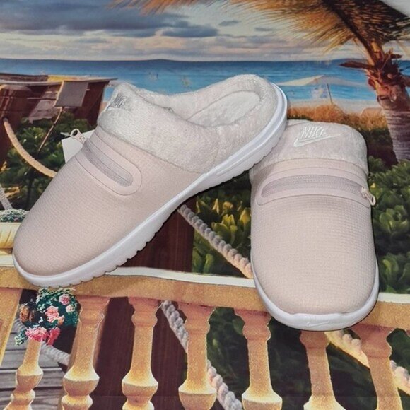 Nike Slippers Burrow Slides Soft Cozy Size 8 New - Picture 7 of 11